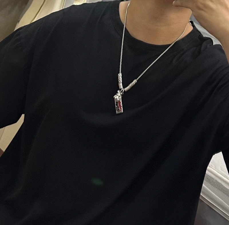 SunProtective Louis Vuitton Necklaces 247795