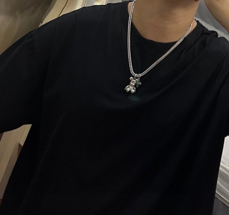 SmoothTexture Louis Vuitton Necklaces 247793