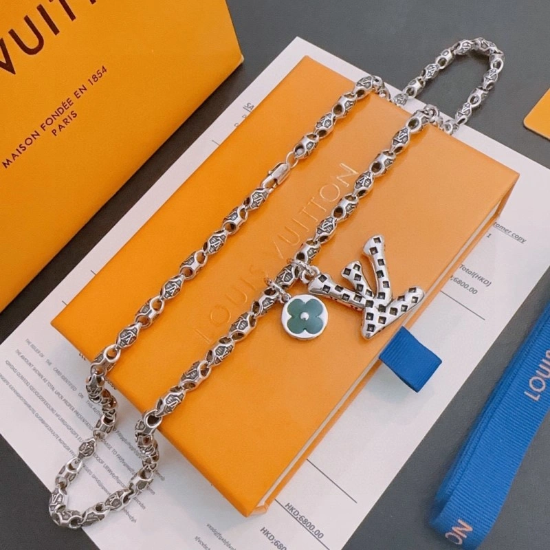 Compact Louis Vuitton Necklaces 247791