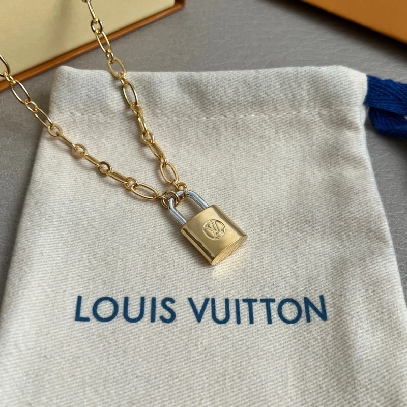 Breathable Louis Vuitton Necklaces 247790