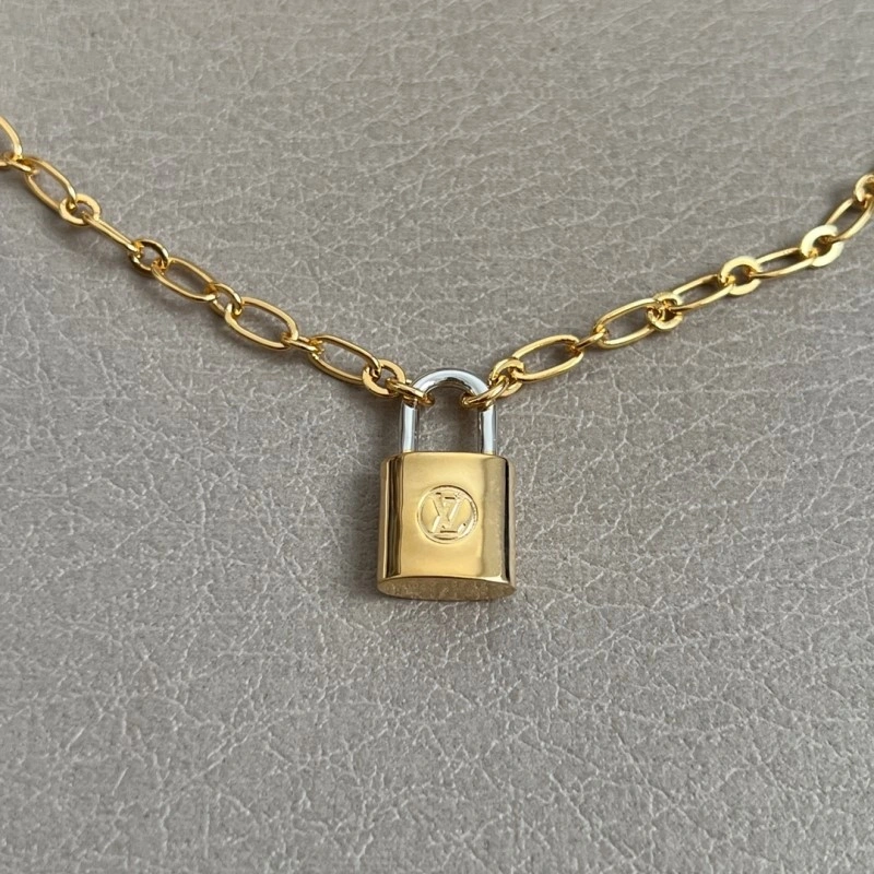 Breathable Louis Vuitton Necklaces 247790
