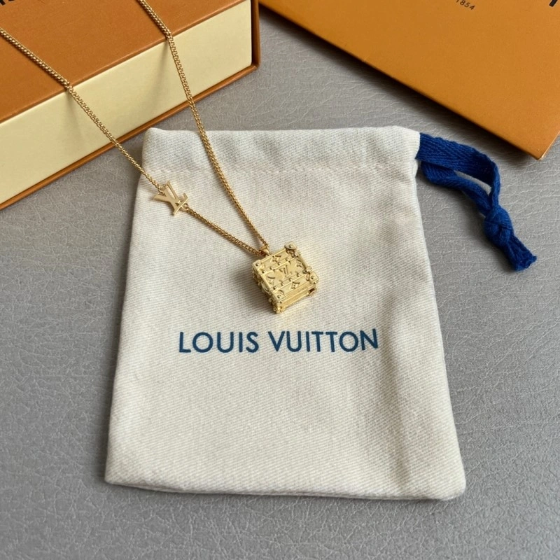 Lightweight Louis Vuitton Necklaces 247789
