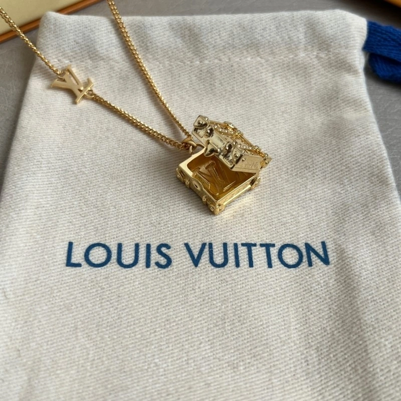 Lightweight Louis Vuitton Necklaces 247789