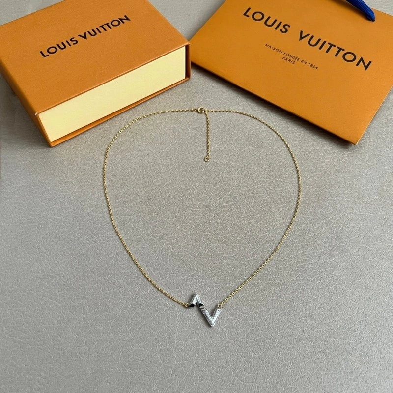 Louis Vuitton Necklaces Practical 247788
