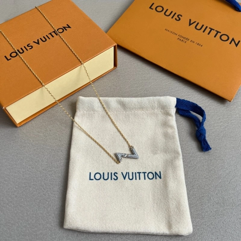 Louis Vuitton Necklaces Practical 247788