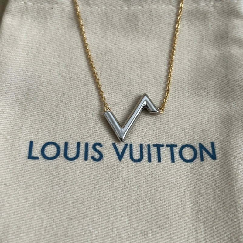 Louis Vuitton Necklaces Practical 247788