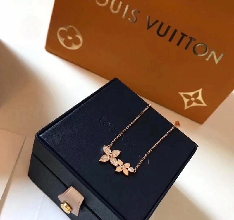 Louis Vuitton Necklaces EyeCatching 247768