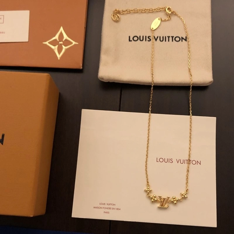Louis Vuitton Necklaces Elegant 247775
