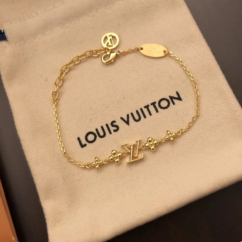 Louis Vuitton Necklaces Elegant 247775