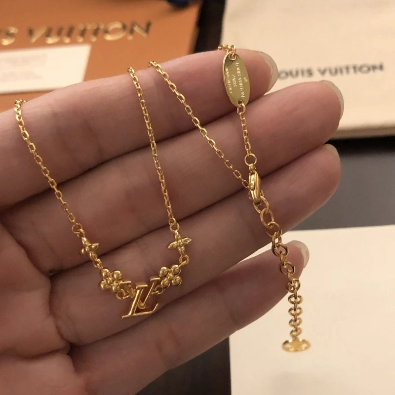 Louis Vuitton Necklaces Elegant 247775