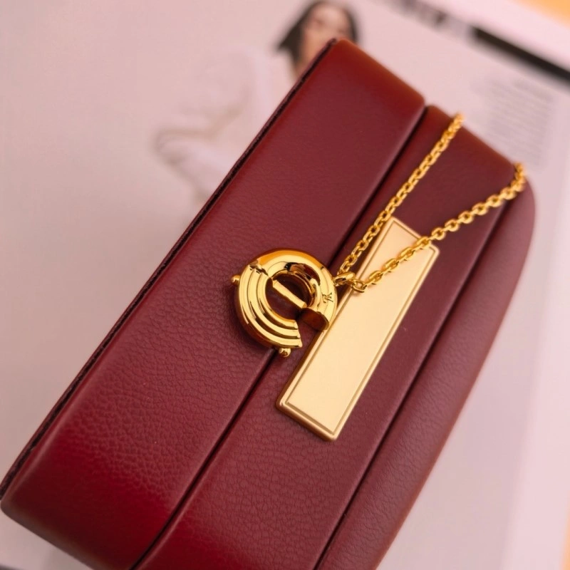 Louis Vuitton Necklaces Supportive 247779