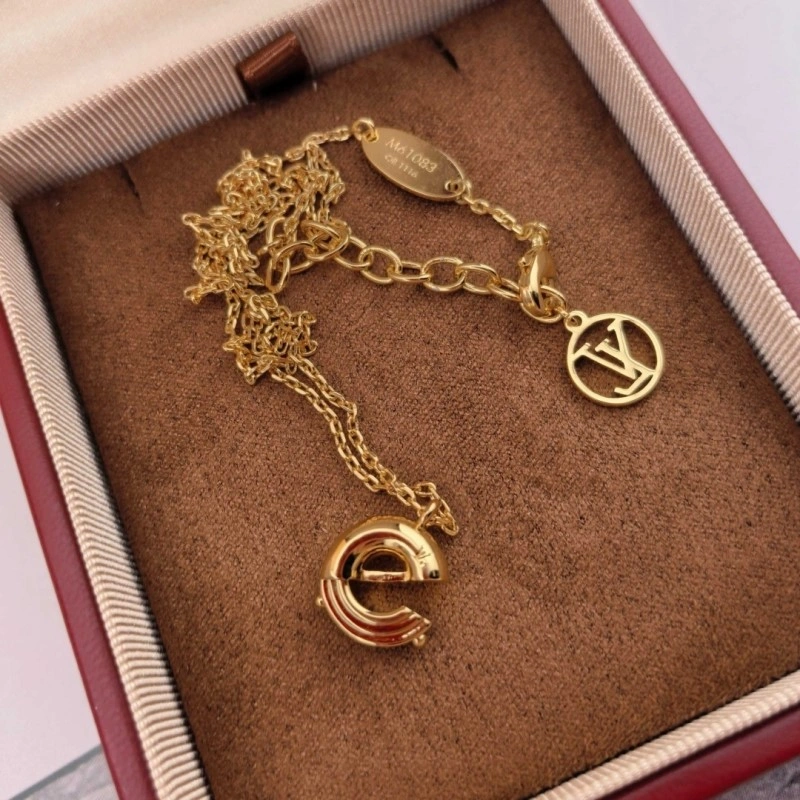 Louis Vuitton Necklaces Supportive 247779