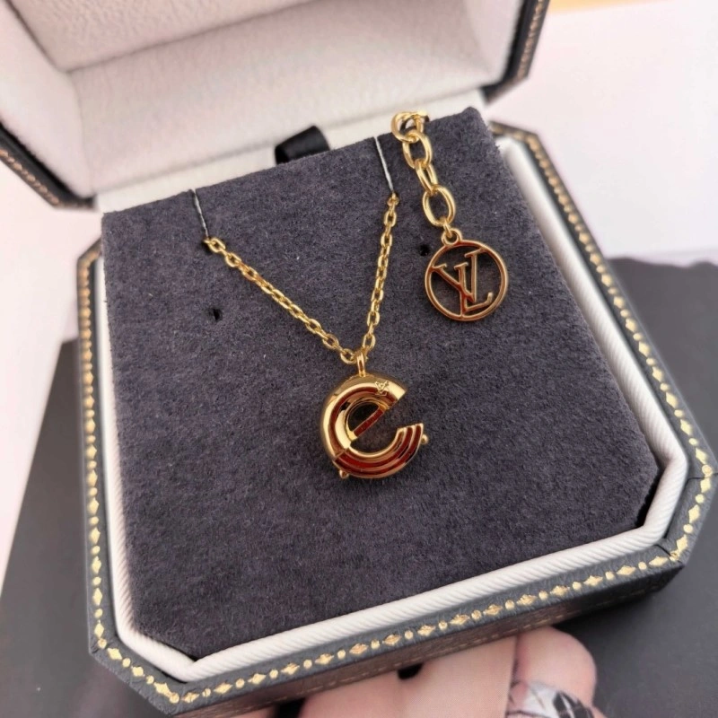 Louis Vuitton Necklaces Supportive 247779