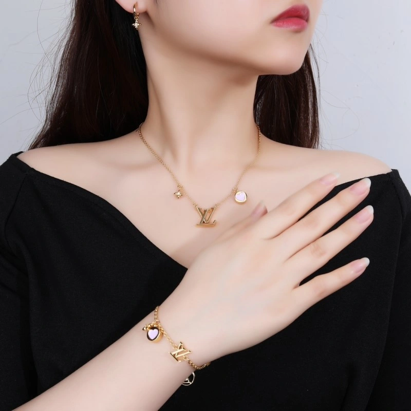 Louis Vuitton Necklaces Compact 247778