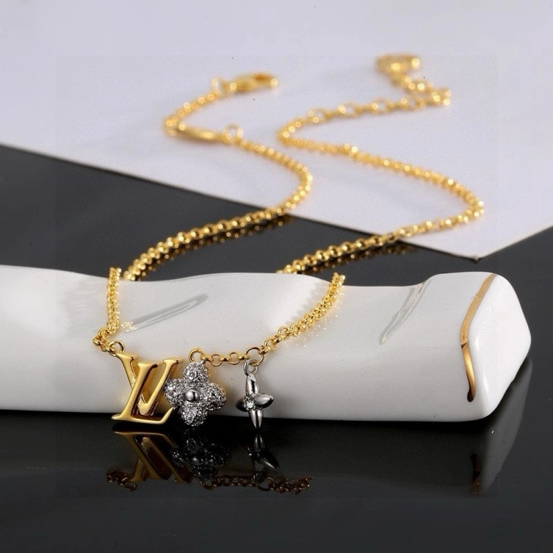 Tailored Louis Vuitton Necklaces 247767