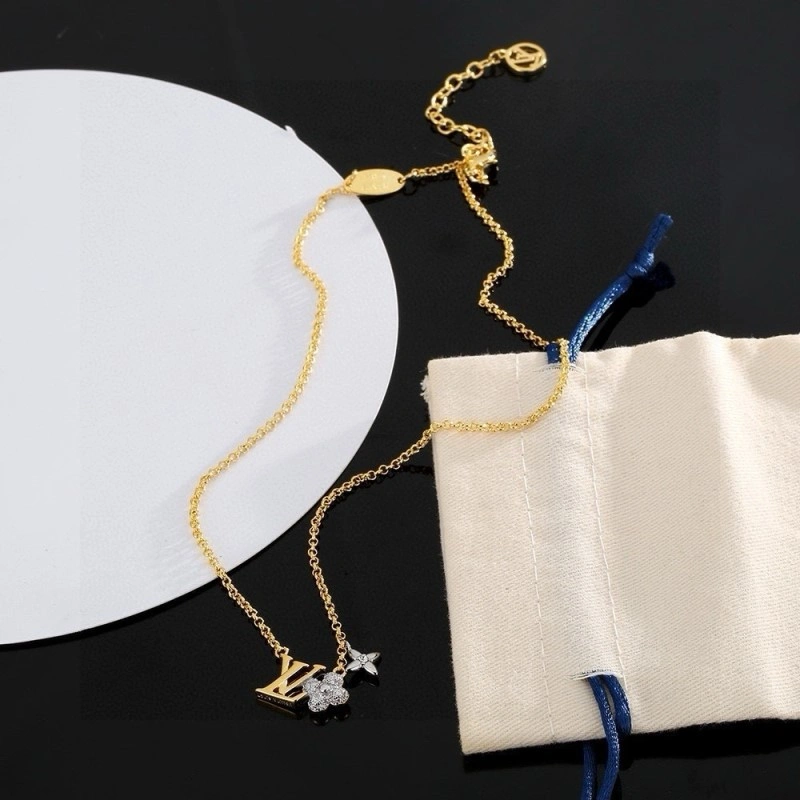 Tailored Louis Vuitton Necklaces 247767