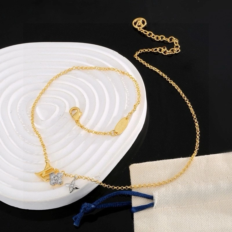 Tailored Louis Vuitton Necklaces 247767