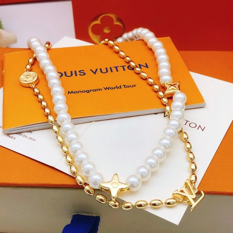 Louis Vuitton Necklaces Trendy 247761