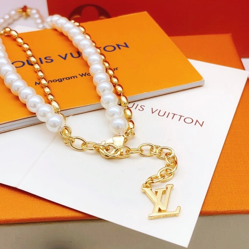 Louis Vuitton Necklaces Trendy 247761