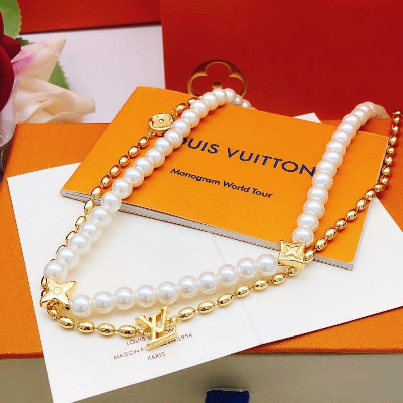 Louis Vuitton Necklaces Trendy 247761
