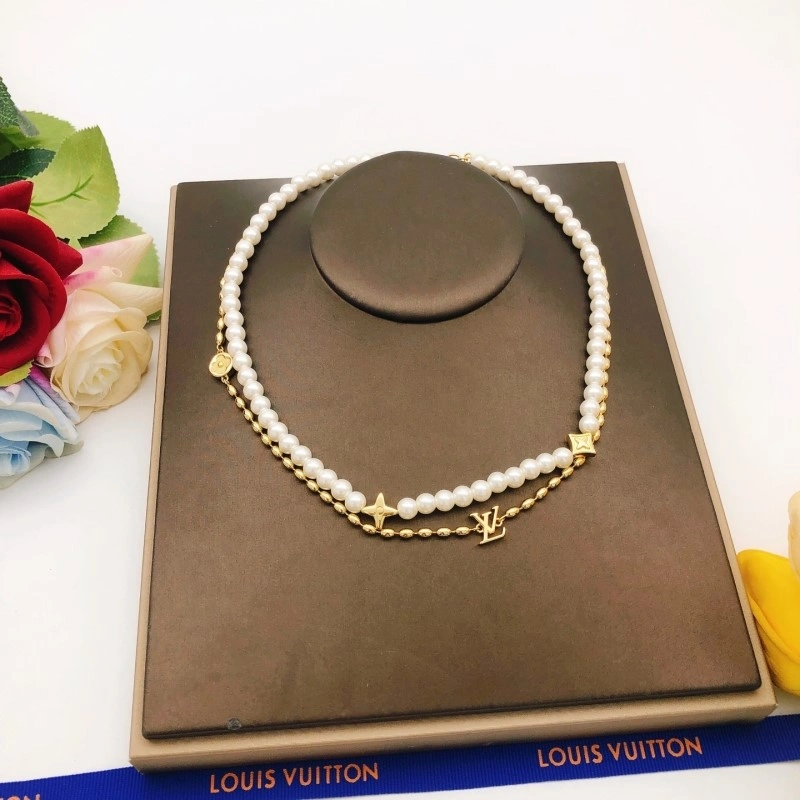 Louis Vuitton Necklaces Trendy 247761