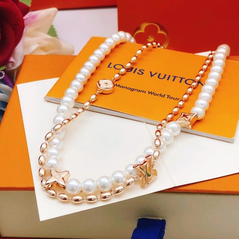 Unisex Louis Vuitton Necklaces 247766