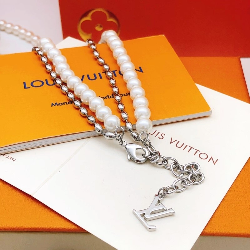 Thermal Louis Vuitton Necklaces 247763