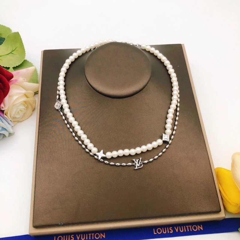 Thermal Louis Vuitton Necklaces 247763