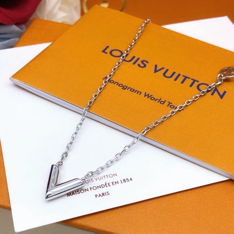 MultiPurpose Louis Vuitton Necklaces 247764