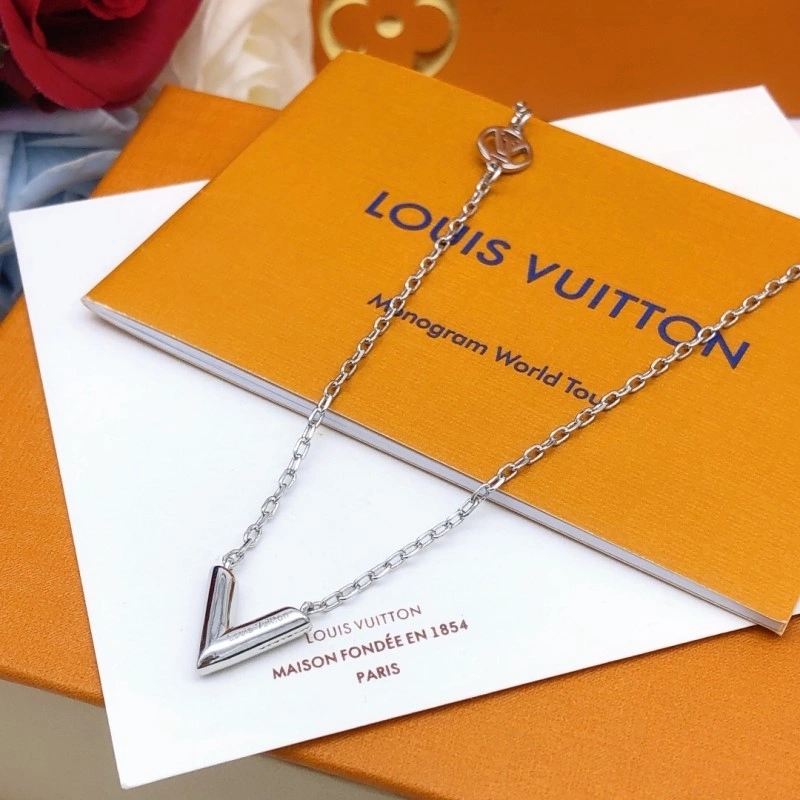 MultiPurpose Louis Vuitton Necklaces 247764