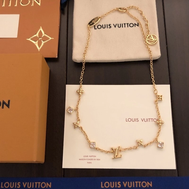 FreshLook Louis Vuitton Necklaces 247772