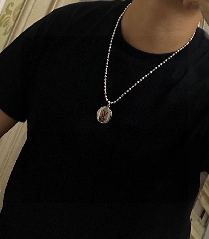 OdorResistant Louis Vuitton Necklaces 247777