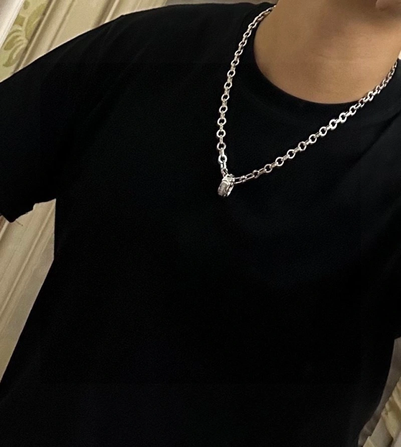 Durable Louis Vuitton Necklaces 247780