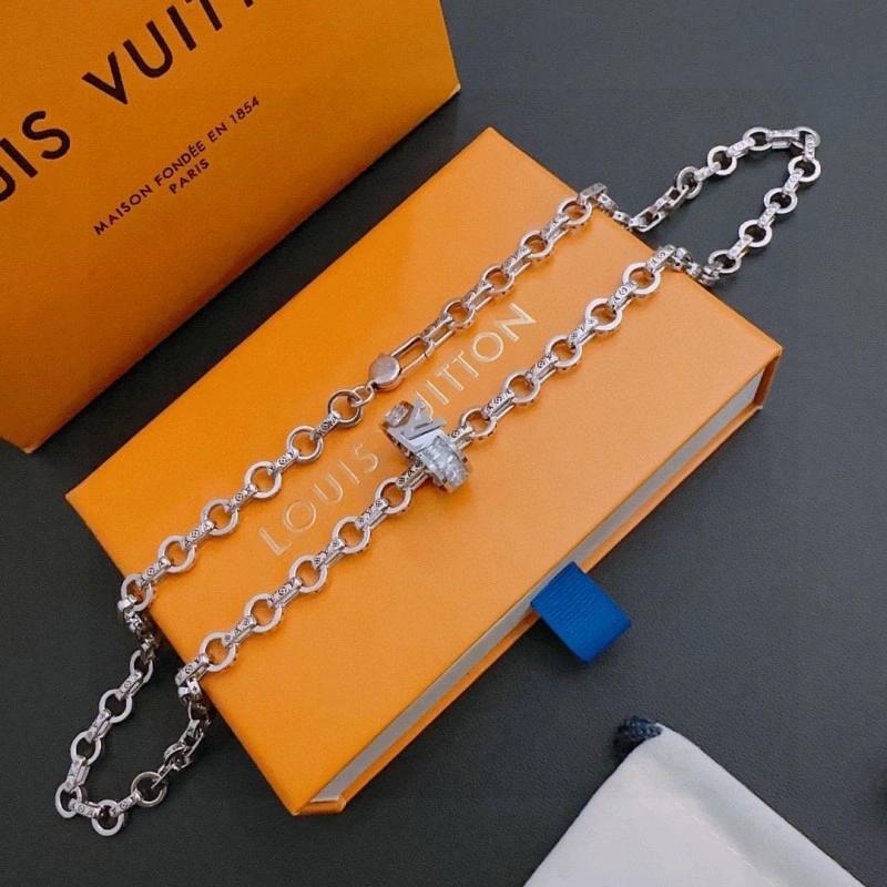 Durable Louis Vuitton Necklaces 247780