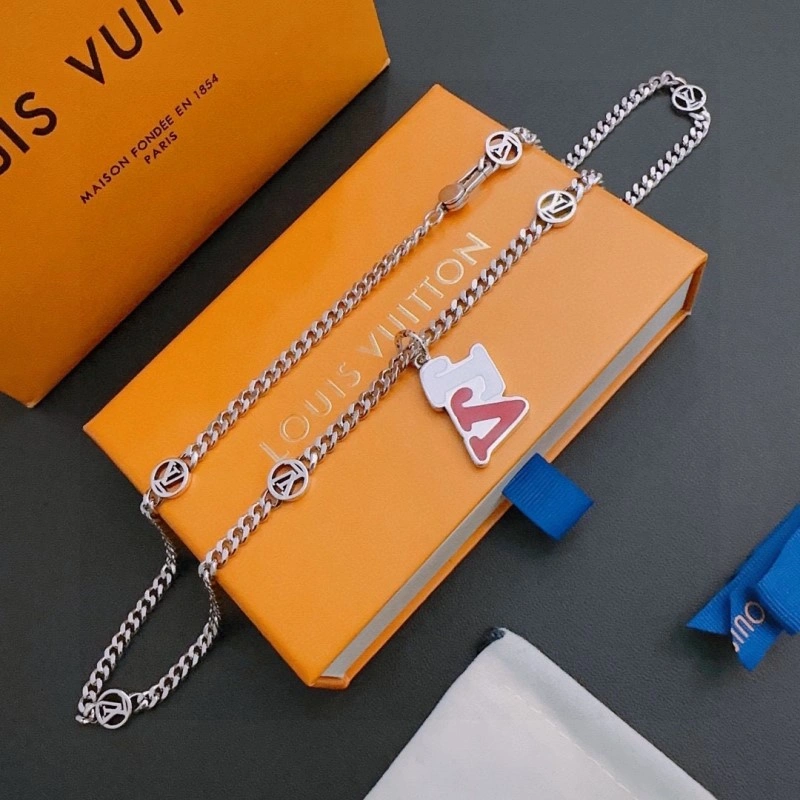 RelaxedFit Louis Vuitton Necklaces 247781