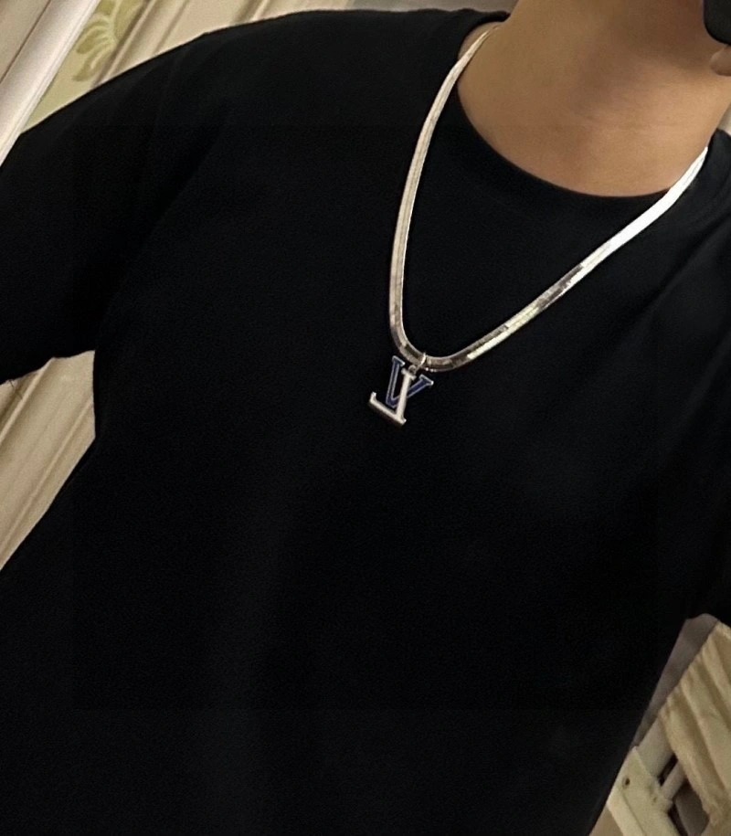 Durable Louis Vuitton Necklaces 247783
