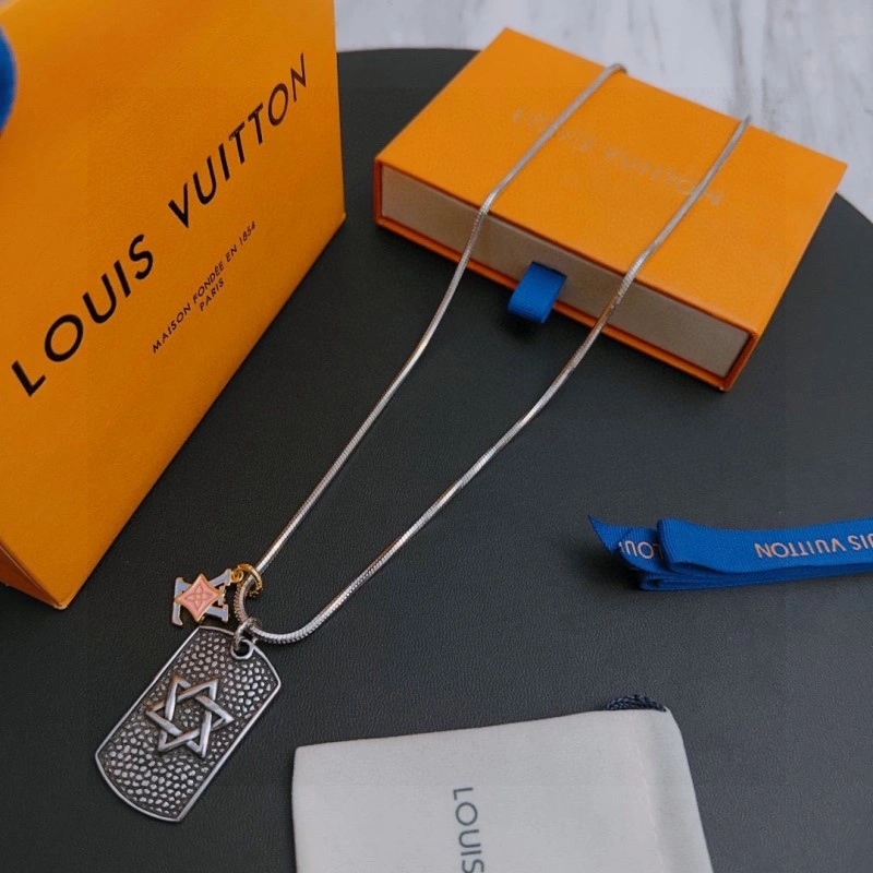 Louis Vuitton Necklaces FreshLook 247771