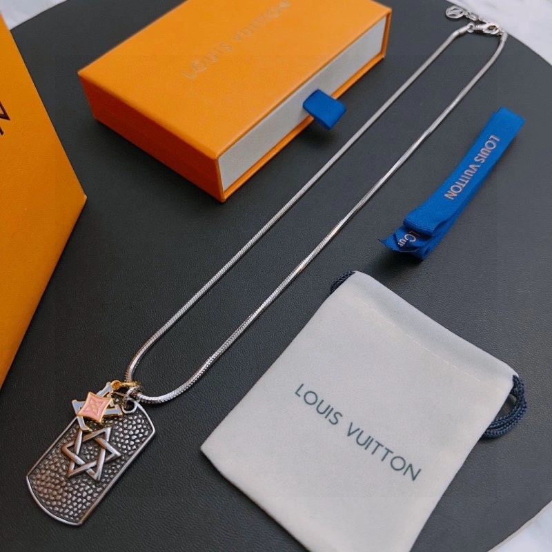 Louis Vuitton Necklaces FreshLook 247771