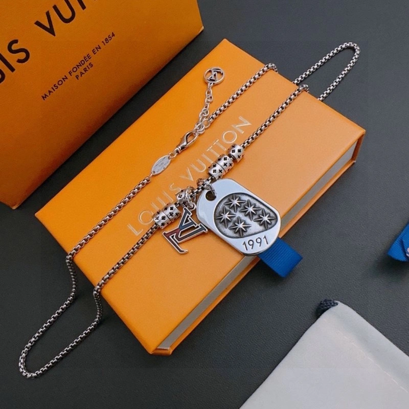 Louis Vuitton Necklaces Sporty 247784
