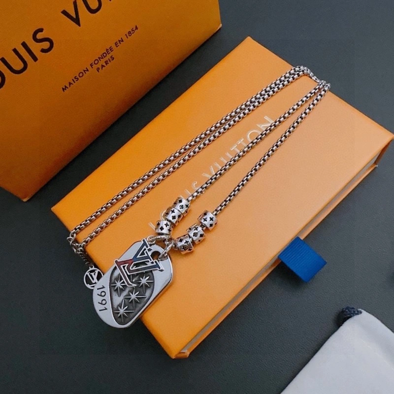 Louis Vuitton Necklaces Sporty 247784