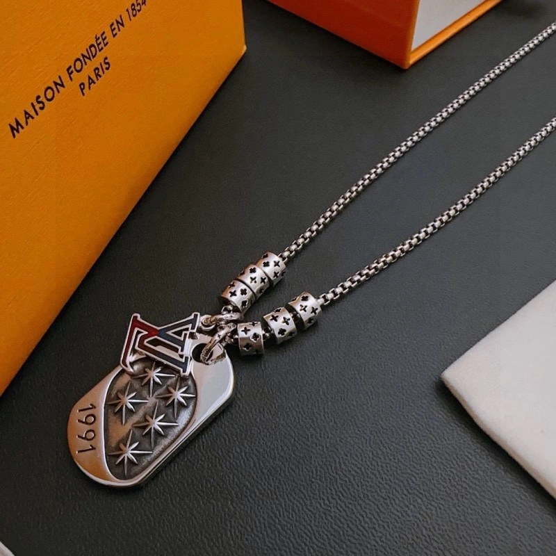 Louis Vuitton Necklaces Sporty 247784