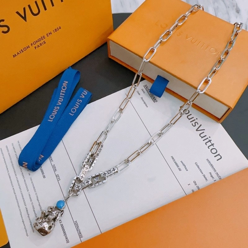 MoistureWicking Louis Vuitton Necklaces 247756