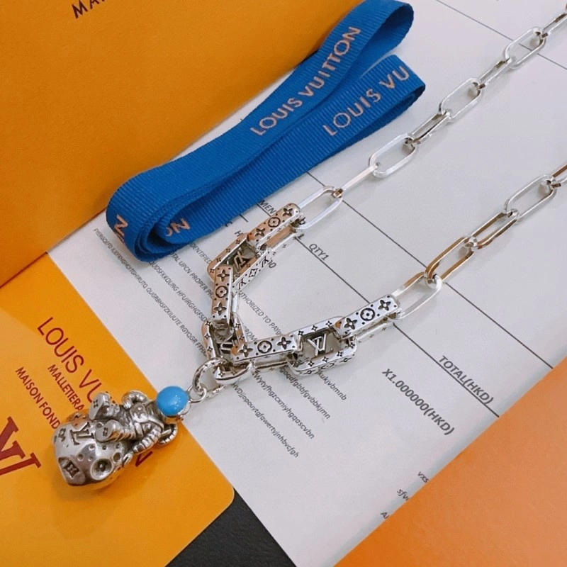 MoistureWicking Louis Vuitton Necklaces 247756