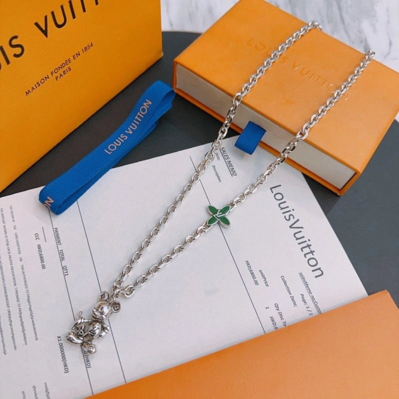 Louis Vuitton Necklaces Fashionable 247752