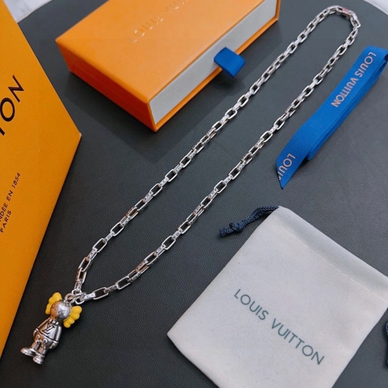 Louis Vuitton Necklaces OnTrend 247747