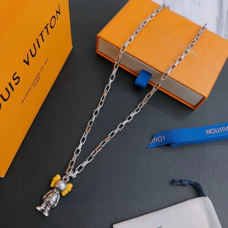 Louis Vuitton Necklaces OnTrend 247747