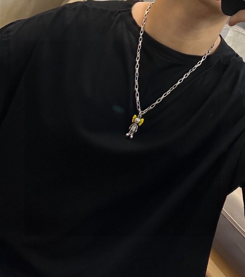 Louis Vuitton Necklaces OnTrend 247747