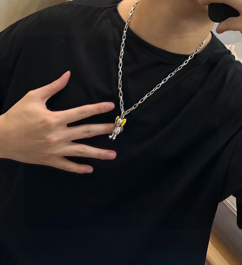 Louis Vuitton Necklaces OnTrend 247747