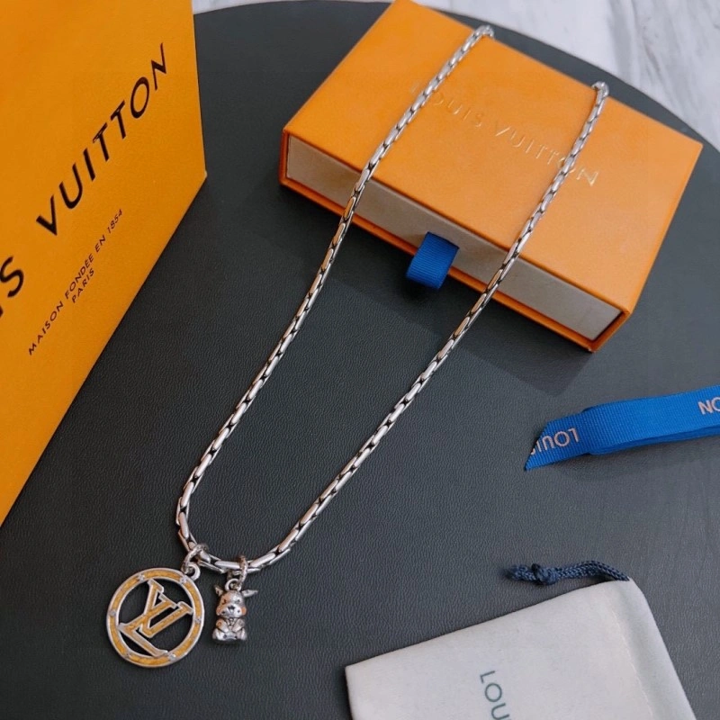 Vibrant Louis Vuitton Necklaces 247746