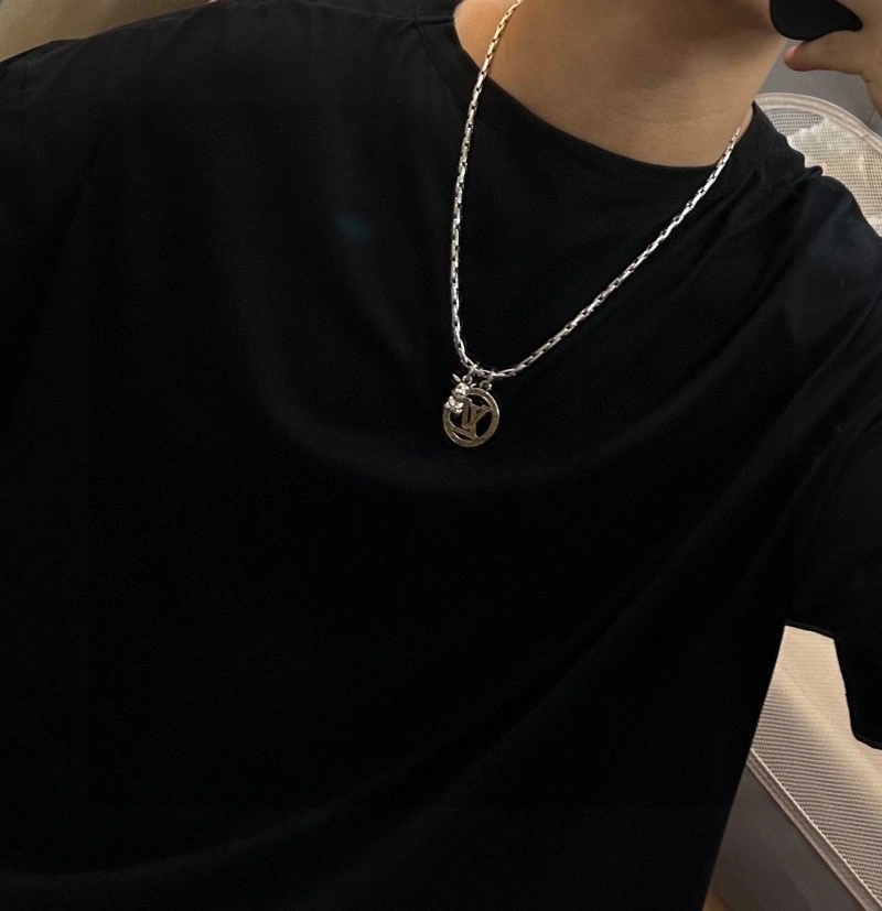 Vibrant Louis Vuitton Necklaces 247746